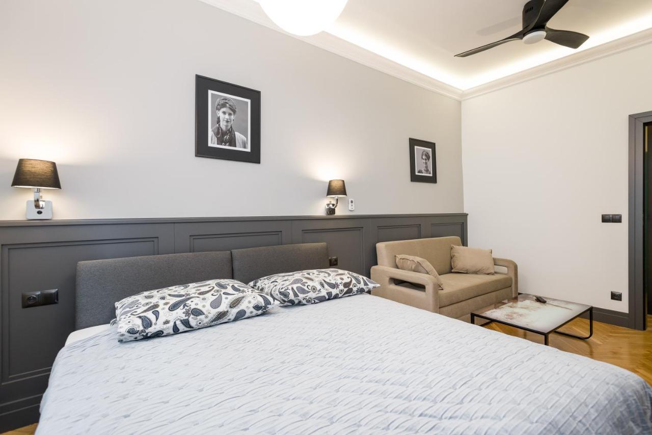 Luxury Apartment At The Main Square Krakow Exterior photo